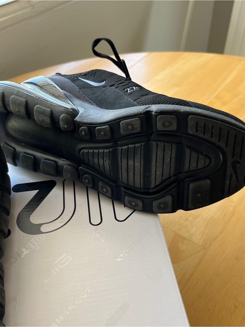Women’s Nike Air Max 270 - Picture 6 of 10